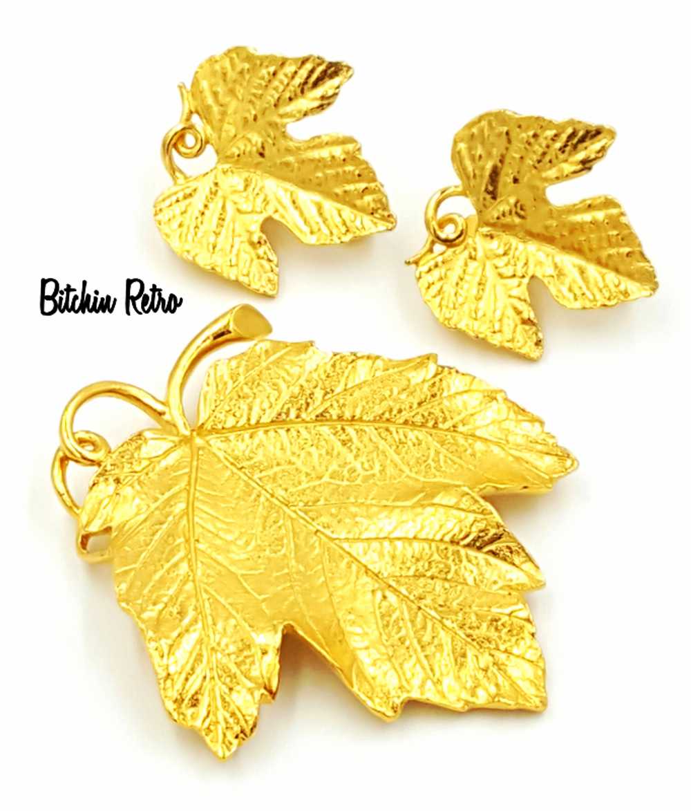 Trifari TM Vintage Leaf Brooch With Matching Comf… - image 3