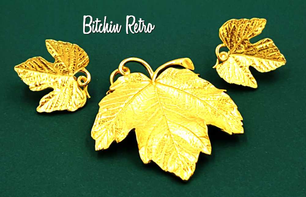 Trifari TM Vintage Leaf Brooch With Matching Comf… - image 7