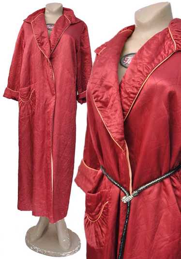 Vintage 40s Red Satin Quilted Dressing Gown • Hous