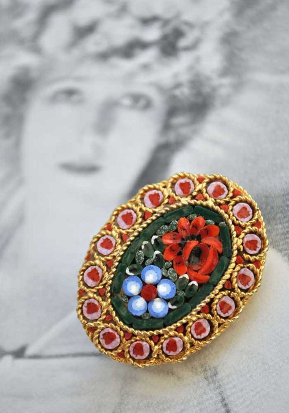 1970s Vintage Micro Mosaic Floral Brooch Pin - image 1