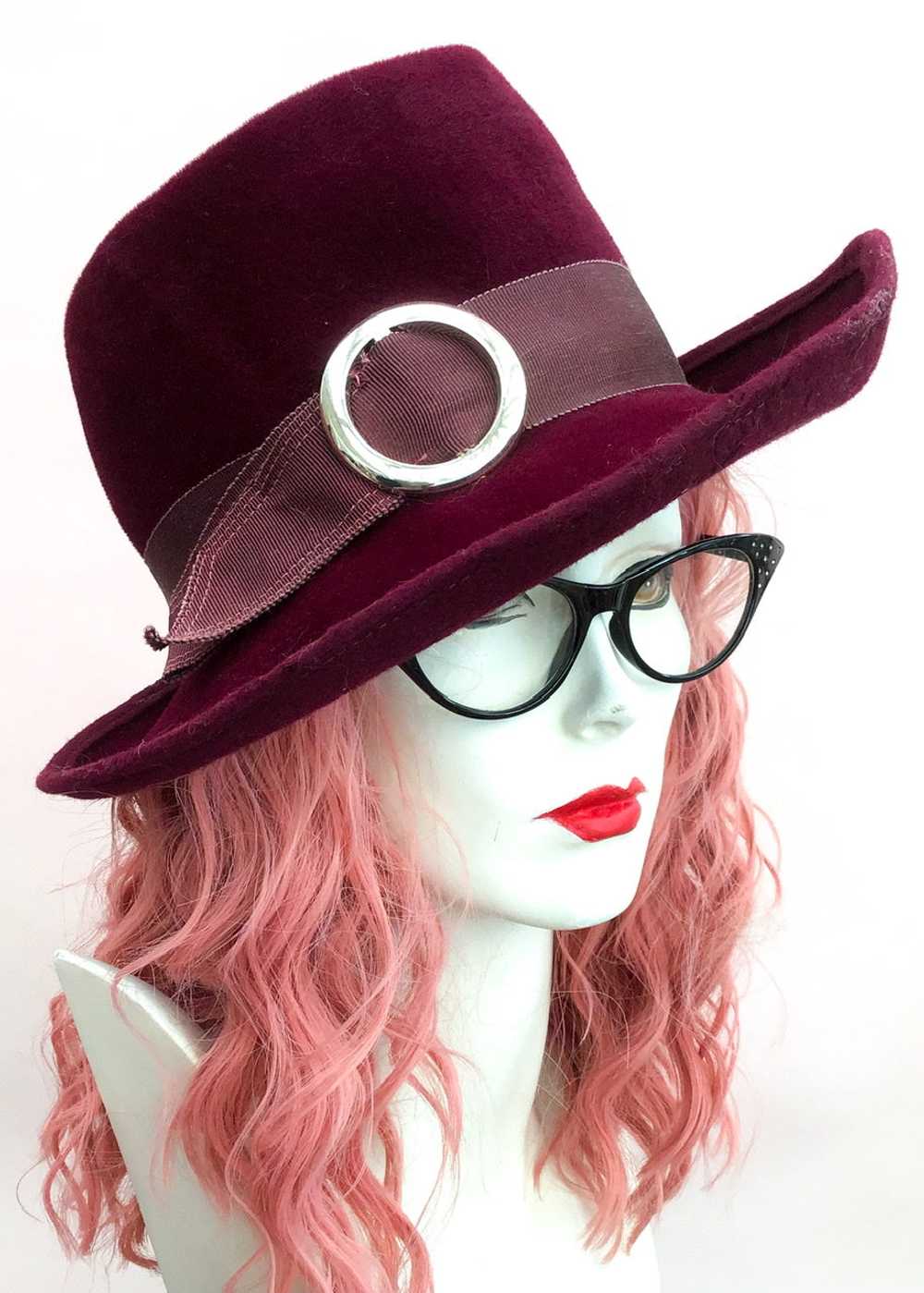 1970s Women's Vintage Burgundy Felt Trilby Hat wi… - image 2