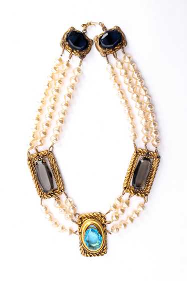 Jewel Frame Pearl Necklace
