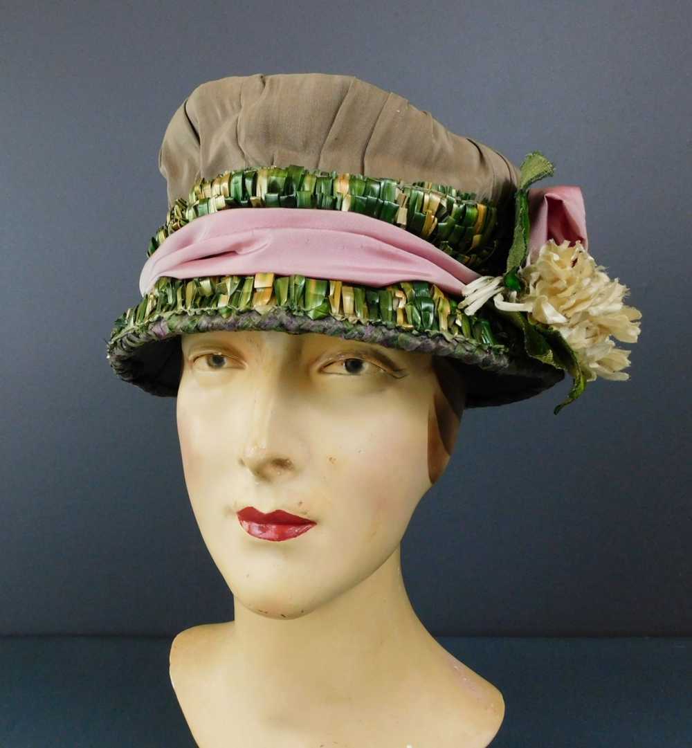 Vintage 1920s Silk Floral Hat with Straw Trim, Gr… - image 3