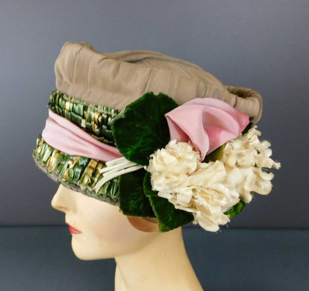 Vintage 1920s Silk Floral Hat with Straw Trim, Gr… - image 5