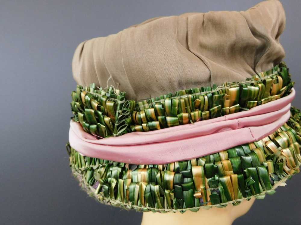 Vintage 1920s Silk Floral Hat with Straw Trim, Gr… - image 9