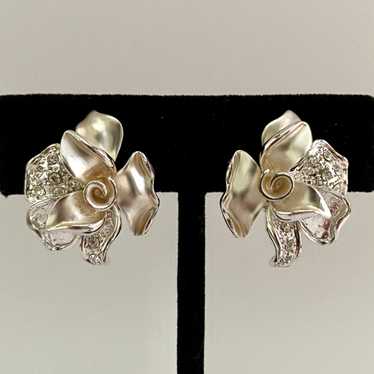 1980s Rhinestone Flower Earrings - image 1