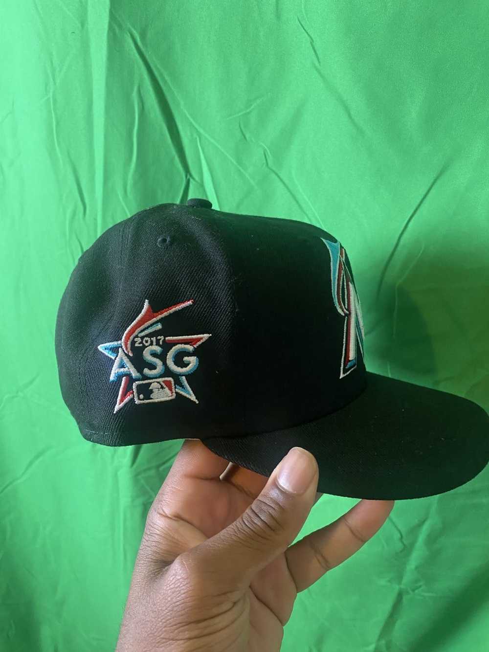 New Era Size 7 1/8 Miami Marlins Black Out 59fifty - image 2