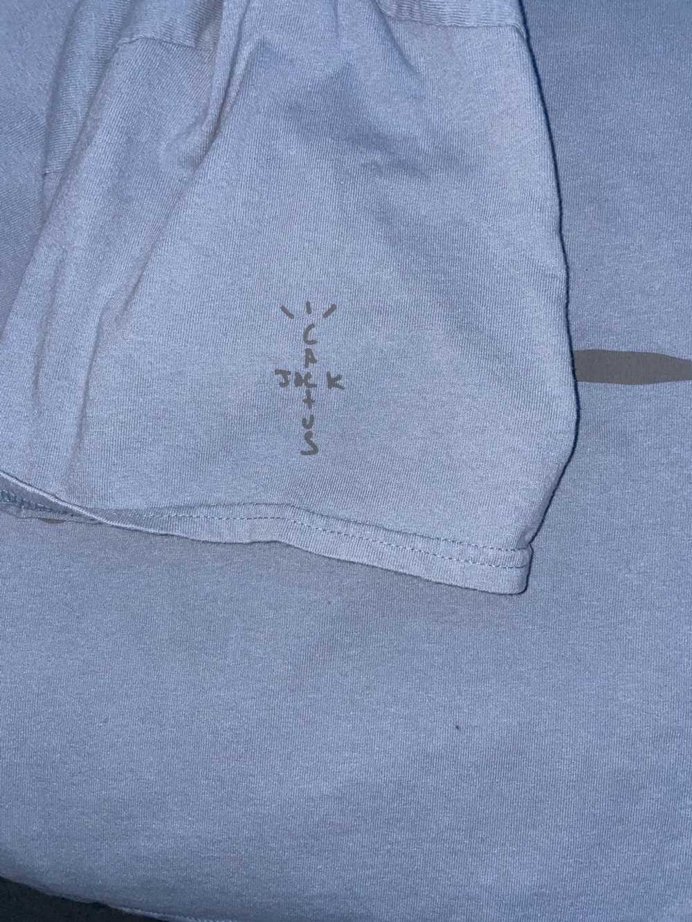 travis scott glow in the dark