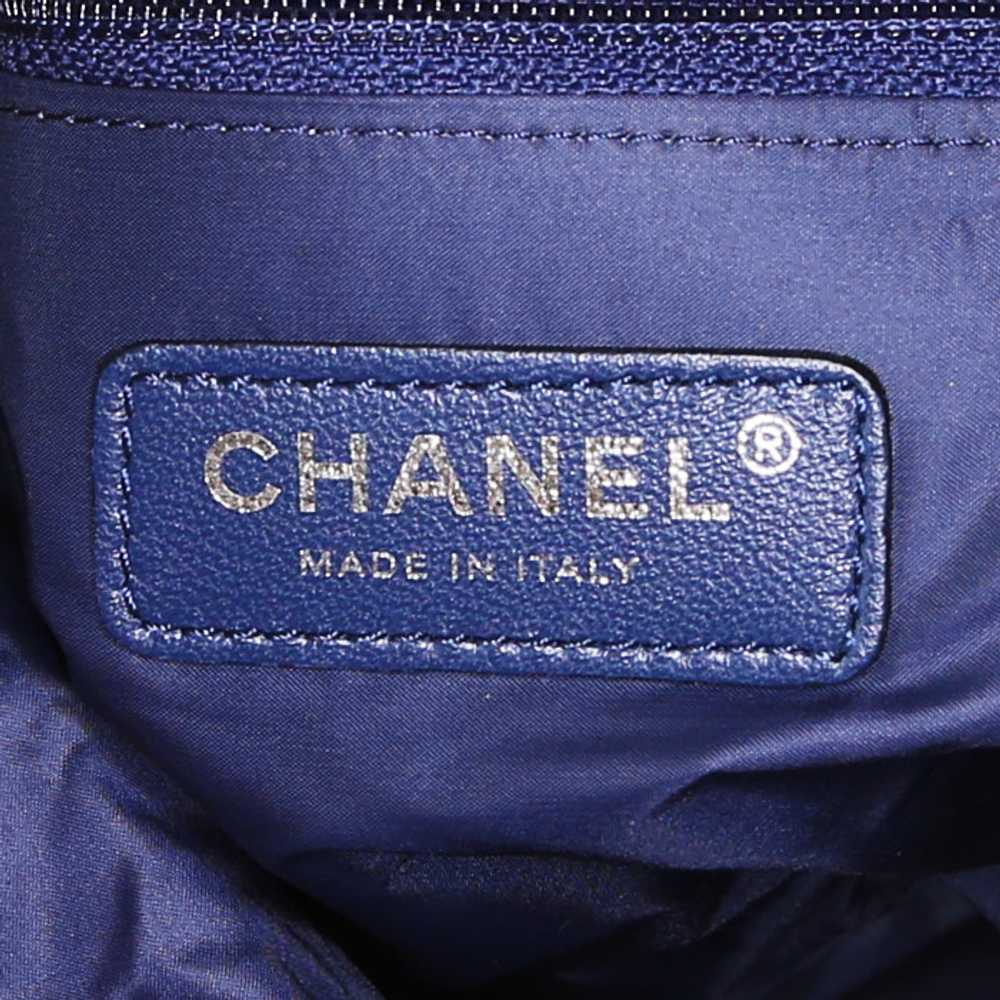 Chanel shoulder bag in black, pink and blue quilt… - image 4