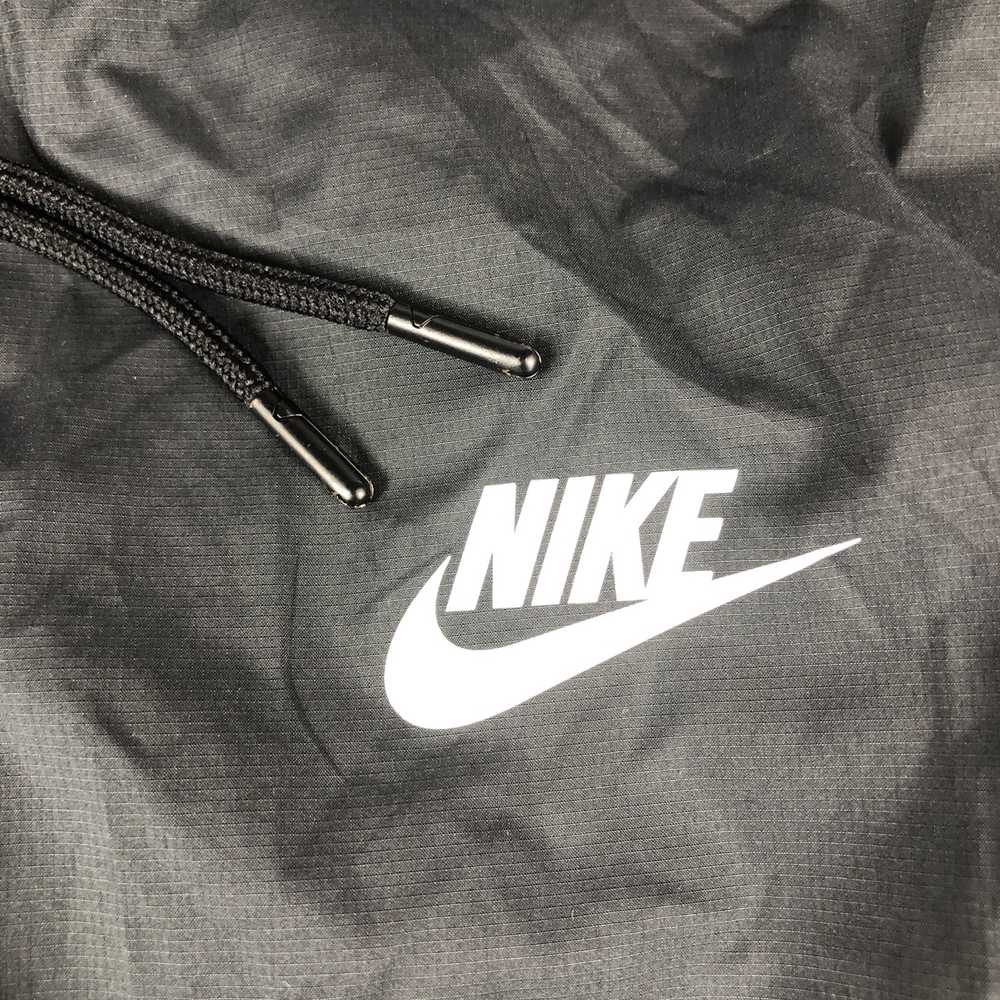 Nike Nike Light Jacket Black & White Full Zipper … - image 6