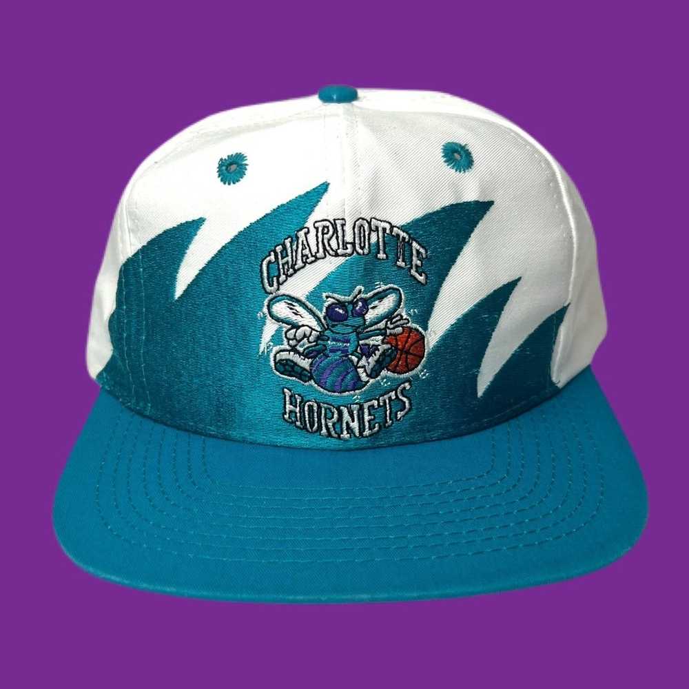 Logo Athletic Vintage 90’s Charlotte Hornets Shar… - image 1