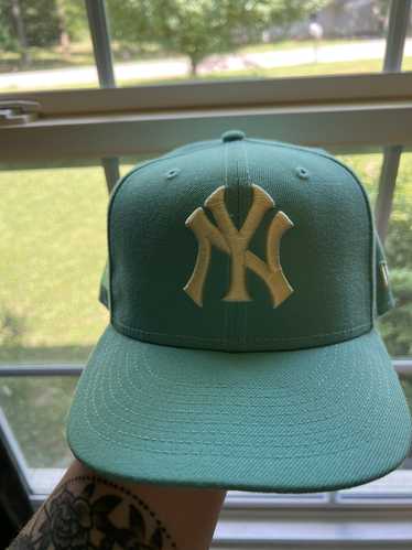 New Era New York Yankees MLB 59FIFTY Unisex Raffia Front Cap Beige  60417748