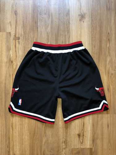 VTG STARTER Chicago Bulls Pinstripe Shorts 90s -  Hong Kong