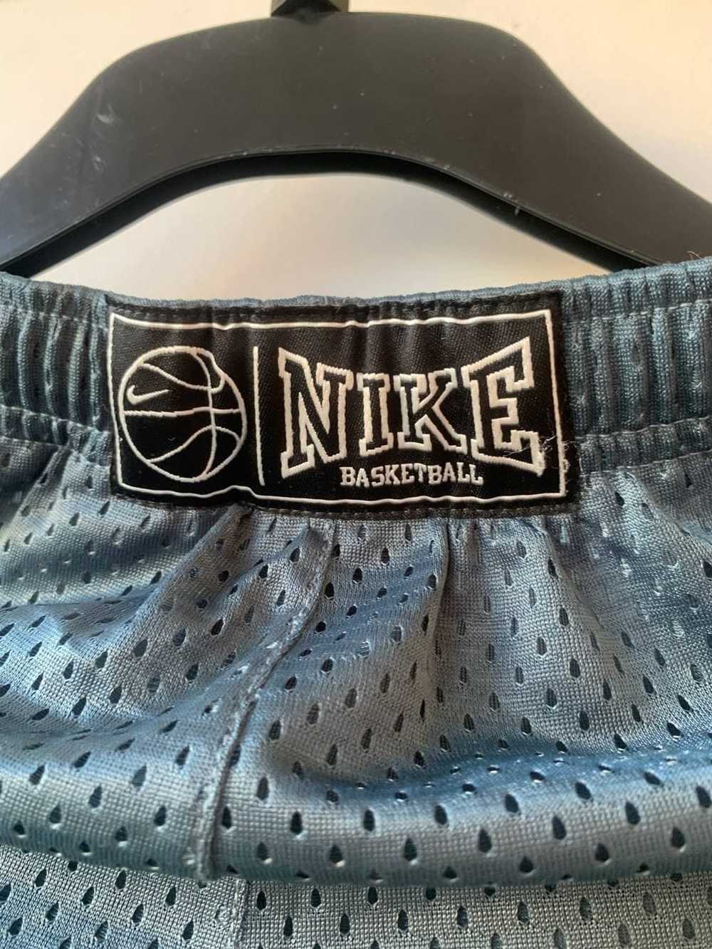 Nike × Vintage basketball shorts NIKE 2002-2003 S… - image 4
