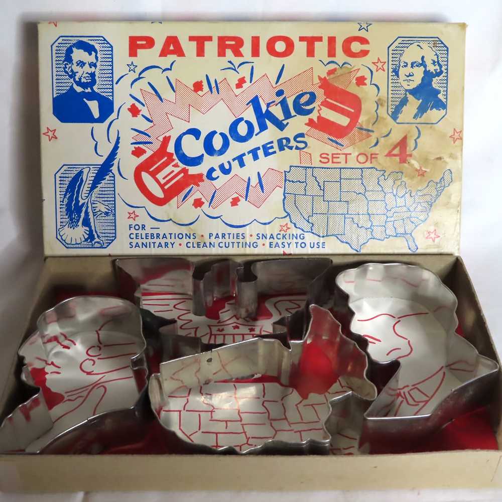 Vintage Boxed Set Patriotic Cookie Cutter America… - image 1