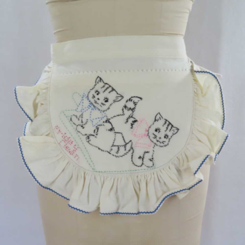 Upcycled Feedsack Apron Kitty Embroidered on Vint… - image 1