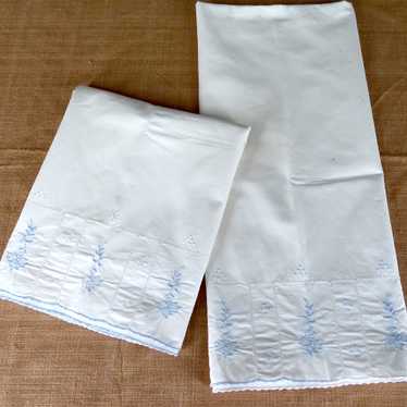 Vintage Embroidered Pillowcase Pair White Cotton F