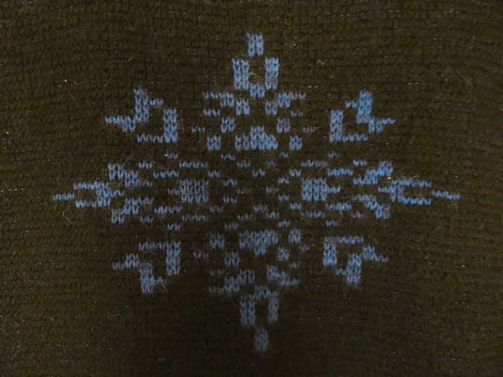 50s Pendleton Wool Sweater M Black Blue Snowflake - image 4