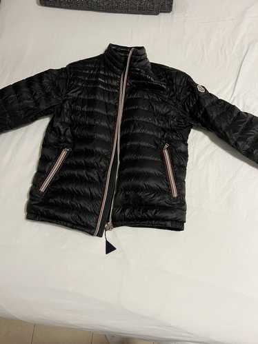 【MONCLER】最終価格セール！DANIEL 軽量ダウン ブラック MONCLER】最終価格セール！DANIEL 軽量ダウン ブラック (MONCLER