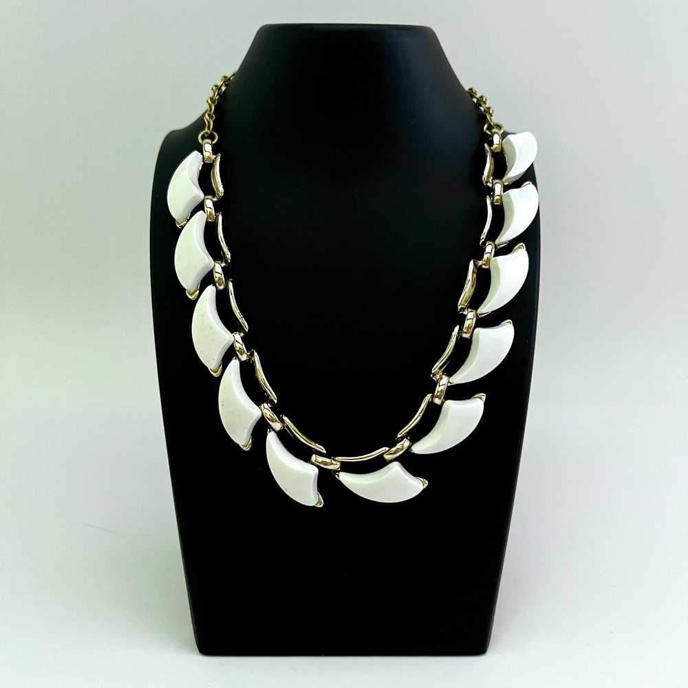 Late 50s/ Early 60s Lucite Necklace - image 1