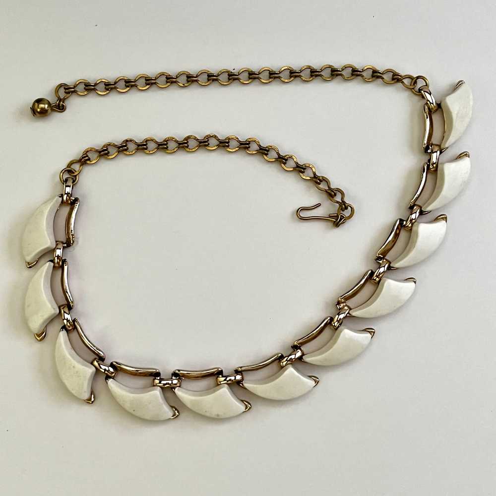 Late 50s/ Early 60s Lucite Necklace - image 2