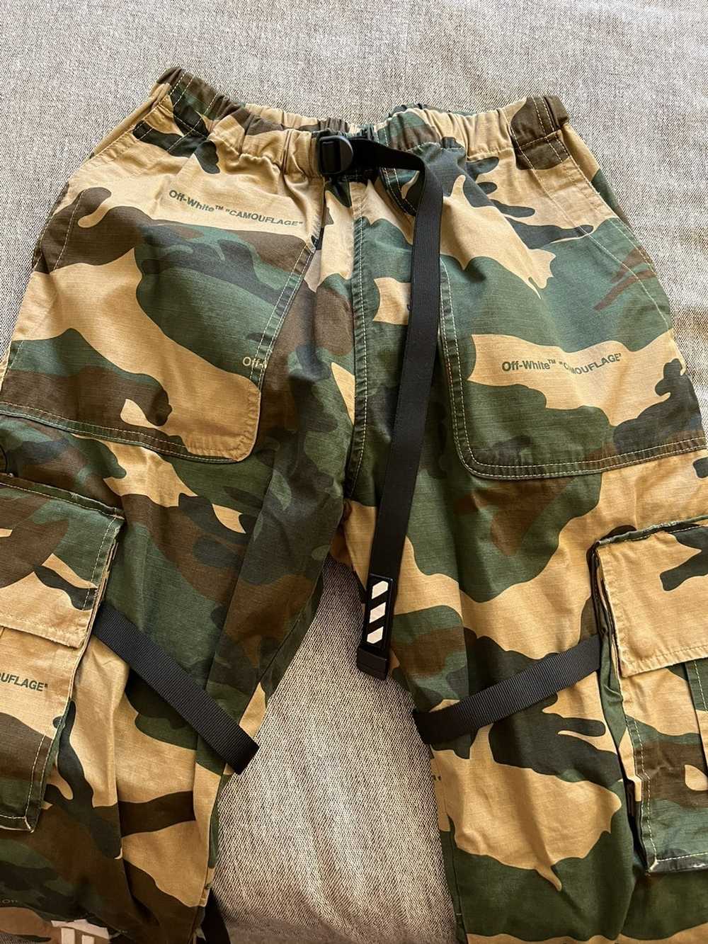 Off-White OFF WHITE CAMO CARGO PANTS - image 4