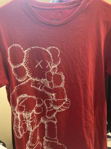 Kaws × Uniqlo KAWS RED UNIQLO 2016