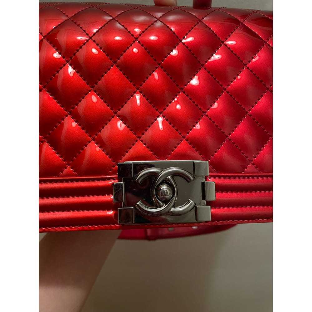 Chanel Boy patent leather crossbody bag - image 8