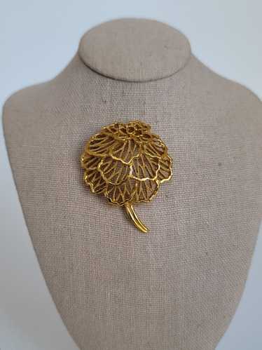 50's Gold Tone Flower Brooch