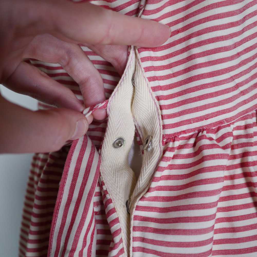 40s 50s CANDY STRIPE DAY DRESS WITH BUTTON DETAIL… - image 12