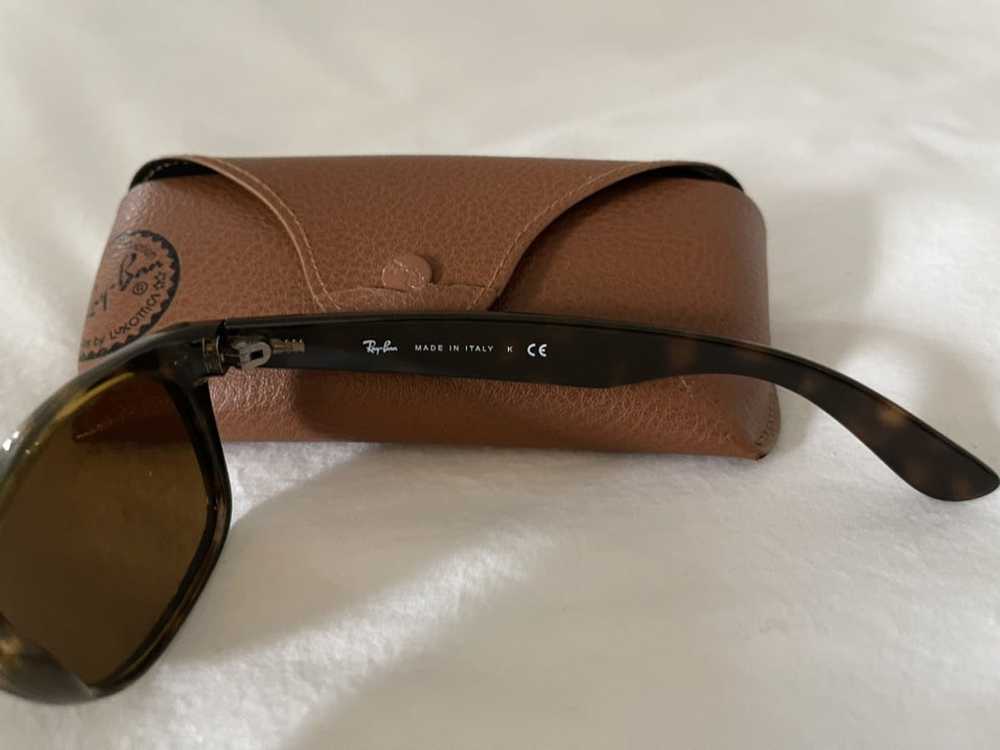 RayBan RayBan Wayfarer Sunglasses in Tortoise - image 4