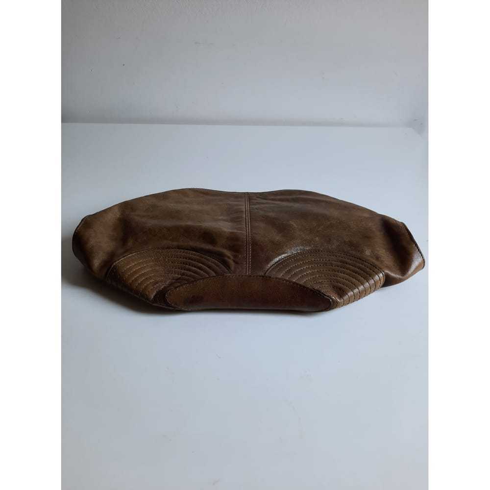 Alexander McQueen Manta leather clutch bag - image 5