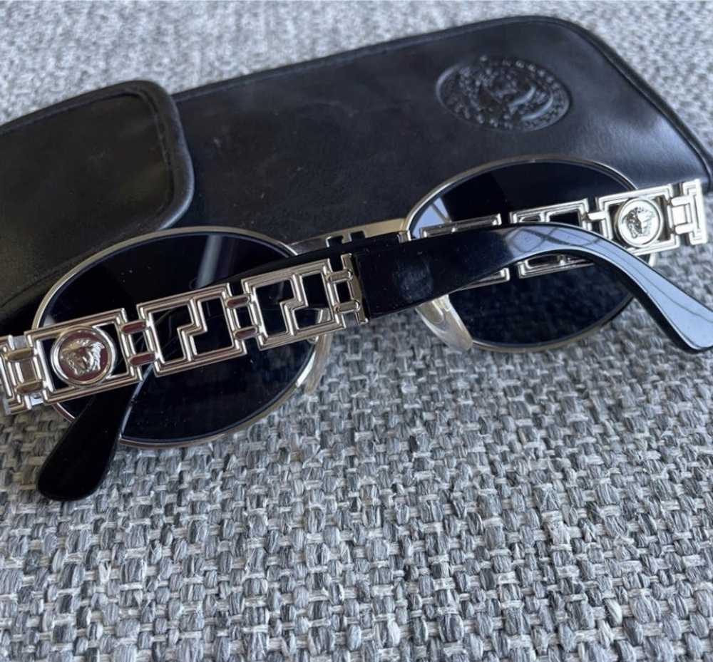 Versace Vintage Gianni Versace Medusa sunglasses - image 2