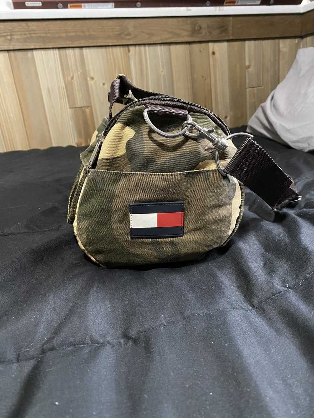 Tommy Hilfiger Tommy Hillfigure camo bag - image 2