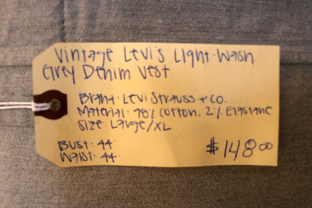 Vintage Levis Light Wash Grey Denim Vest - image 3