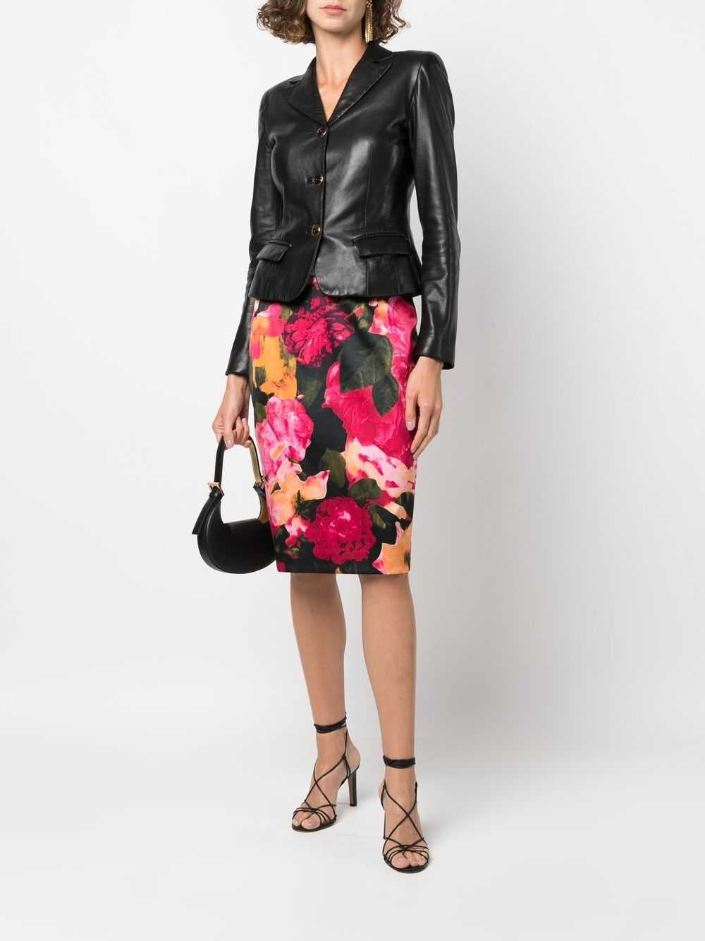 Versace Pre-Owned 2000s rose print pencil skirt -… - image 2