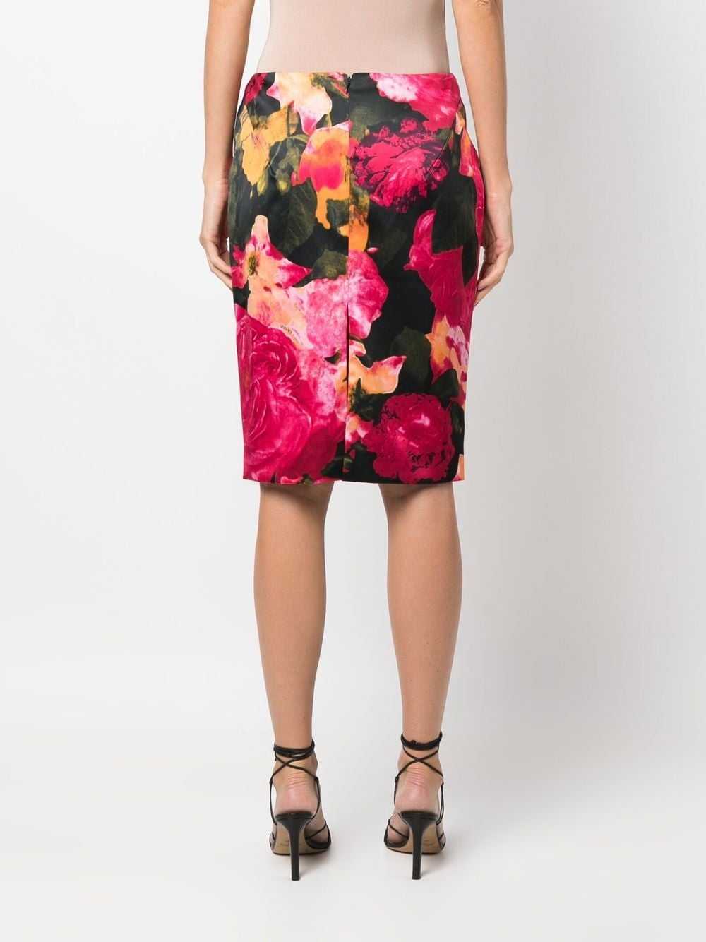 Versace Pre-Owned 2000s rose print pencil skirt -… - image 4