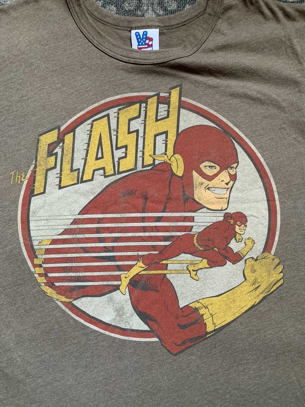 Junk Food Flash t shirt sz Large - image 2