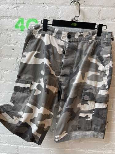 Vintage Vintage 90s Thrashed SNOW CAMO Cargo Short