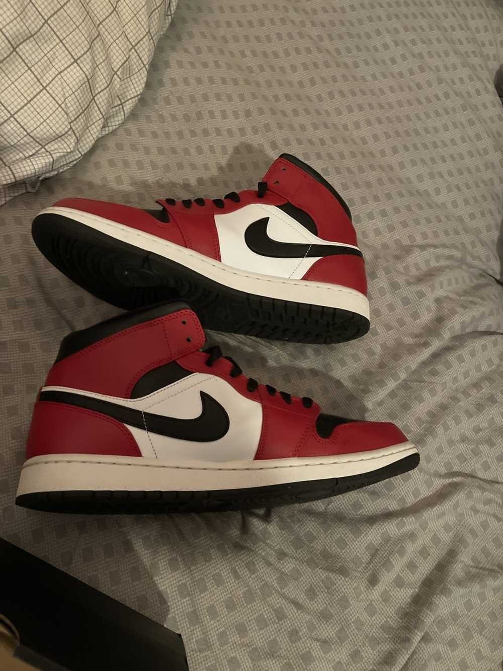 Jordan Brand Chicago Black Toe - image 8