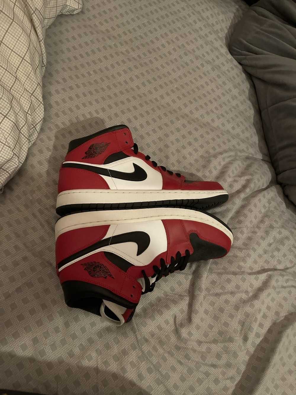 Jordan Brand Chicago Black Toe - image 9