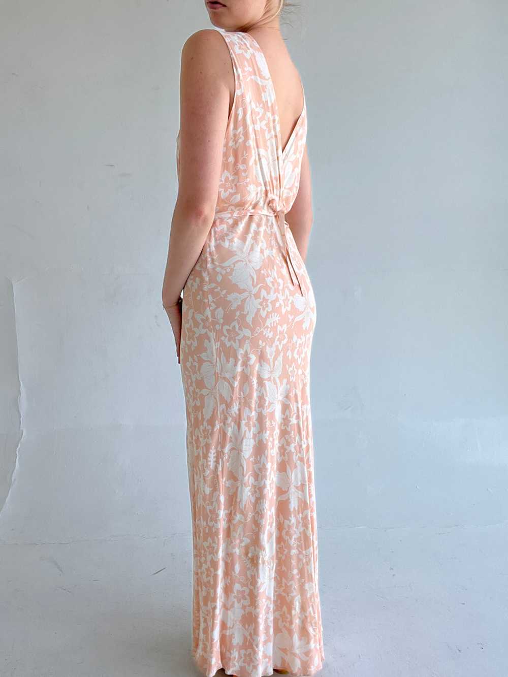 1940's Peach and White Floral Slip - image 4