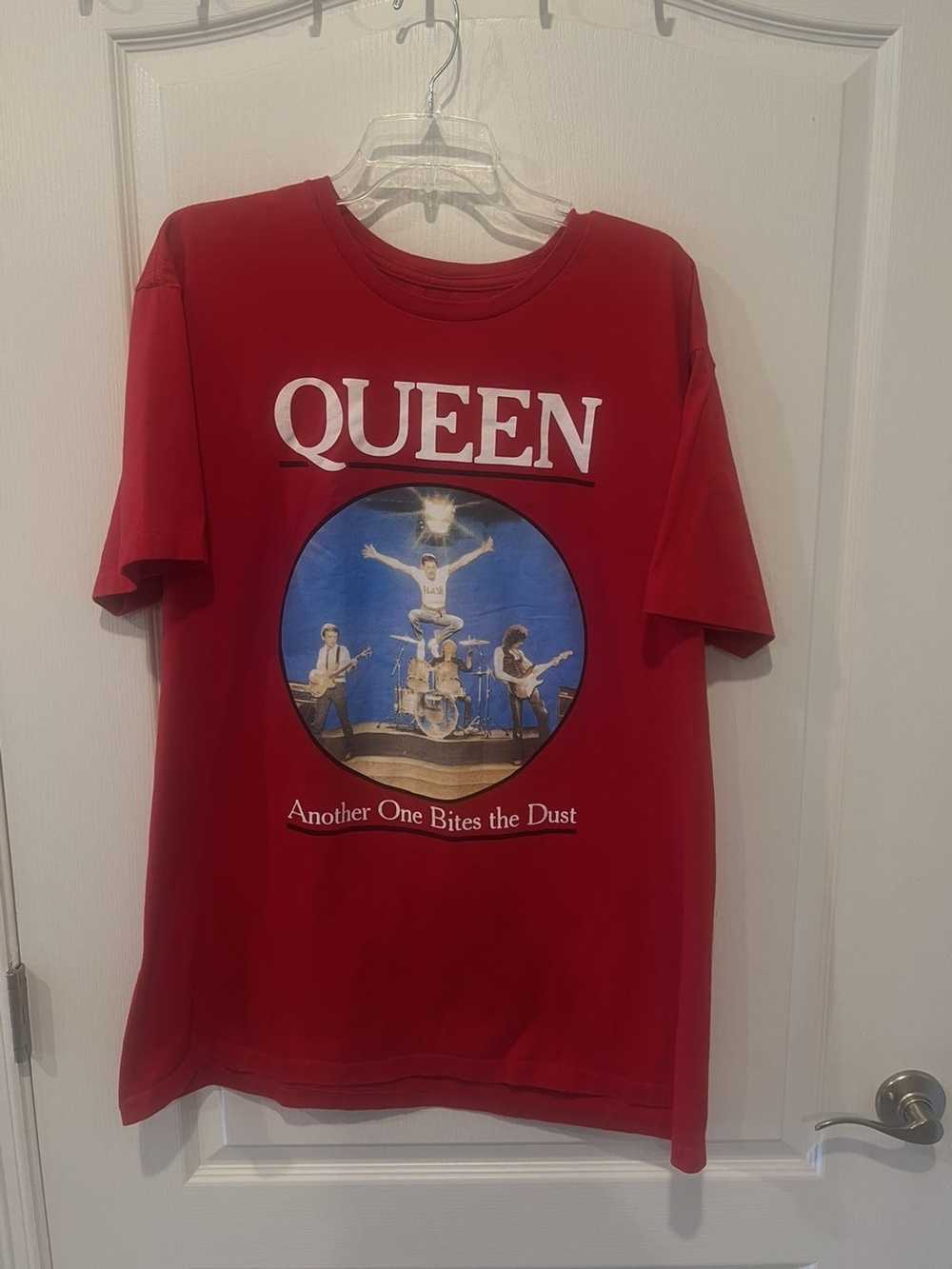 Queen Tour Tee Queen Another One Bites The Dust U… - image 1