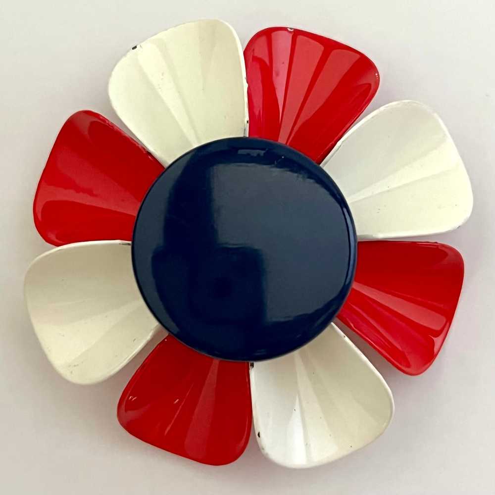 Late 60s/ Early 70s Enamel Flower Brooch - image 1