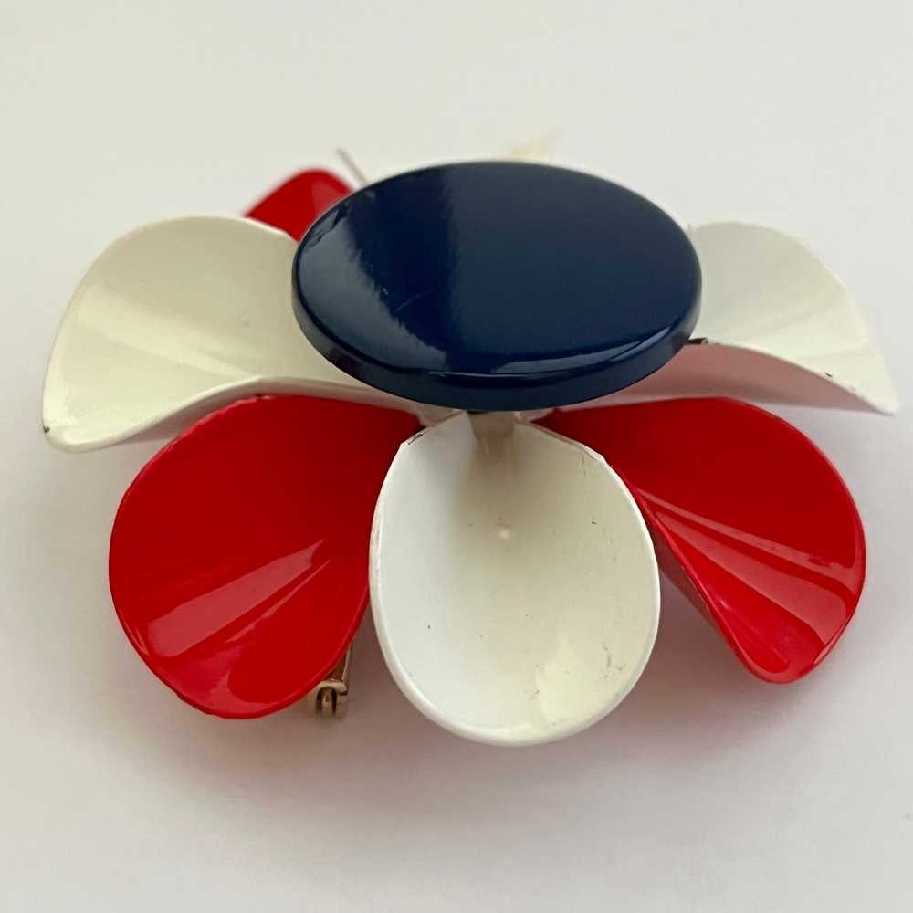 Late 60s/ Early 70s Enamel Flower Brooch - image 3