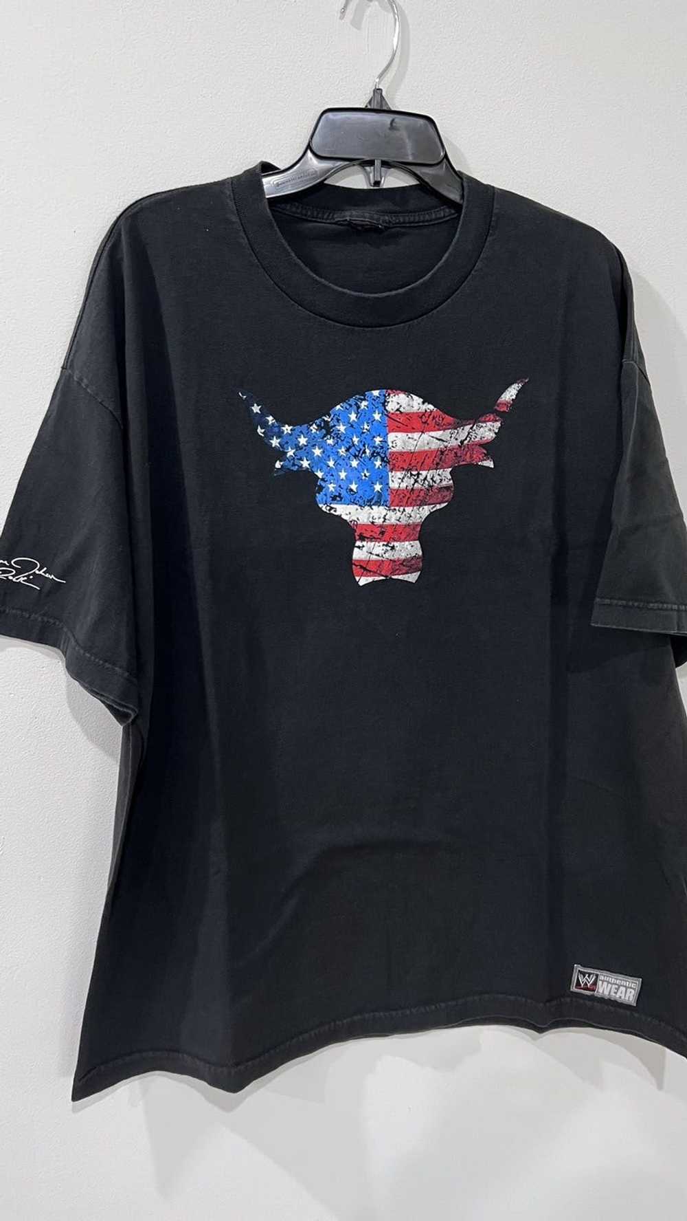 Vintage × Wwe WWE The Rock American Flag Bull Tea… - image 1