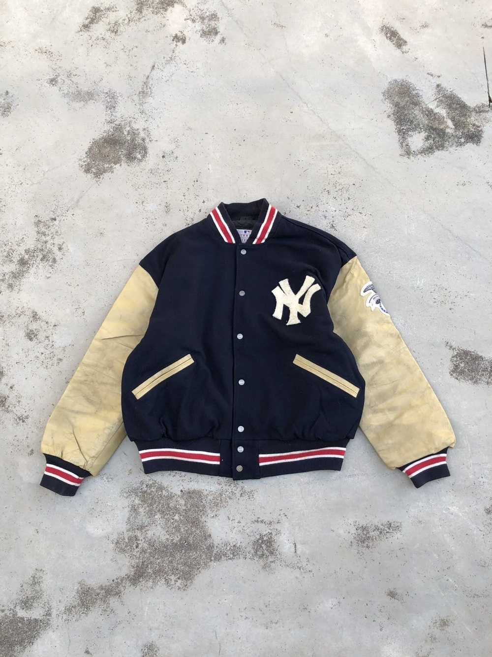 RARE Vintage 90s Distressed New York Yankees Satin Jacket by 