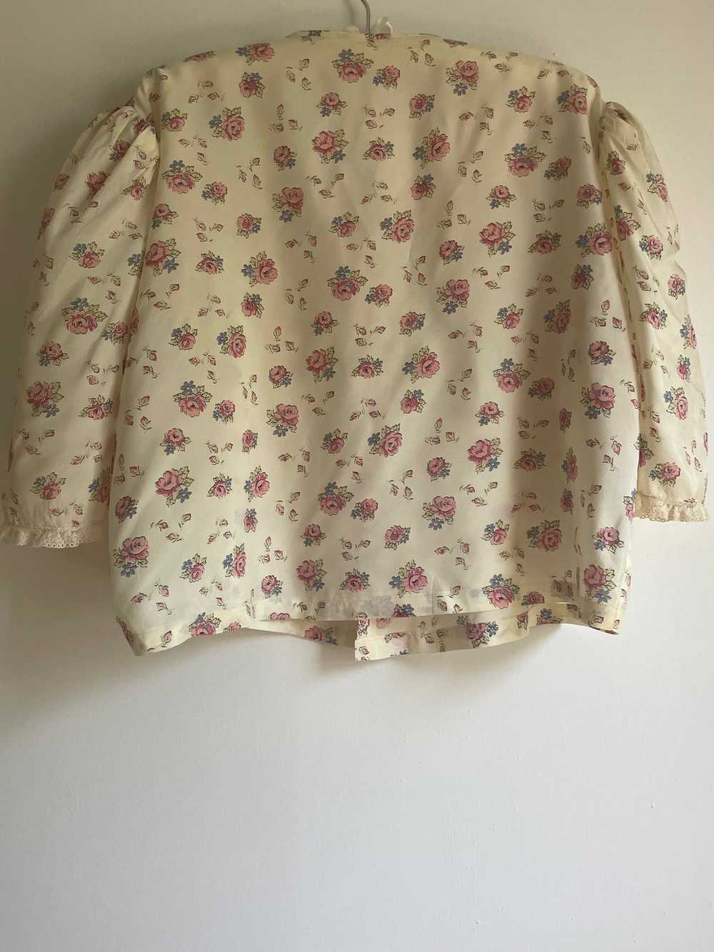 1940s Cream Pink Floral Printed Rayon Bed Jacket … - image 8
