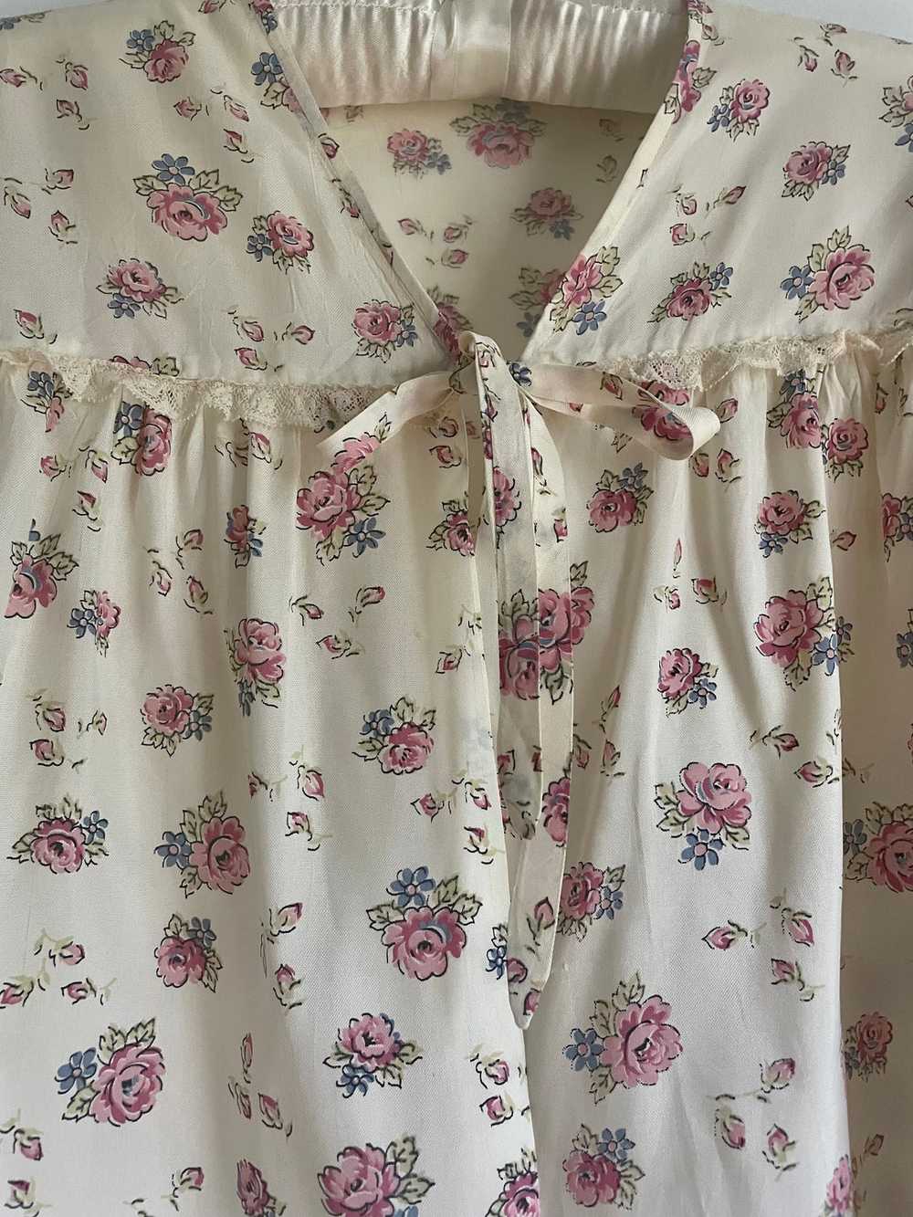 1940s Cream Pink Floral Printed Rayon Bed Jacket … - image 9