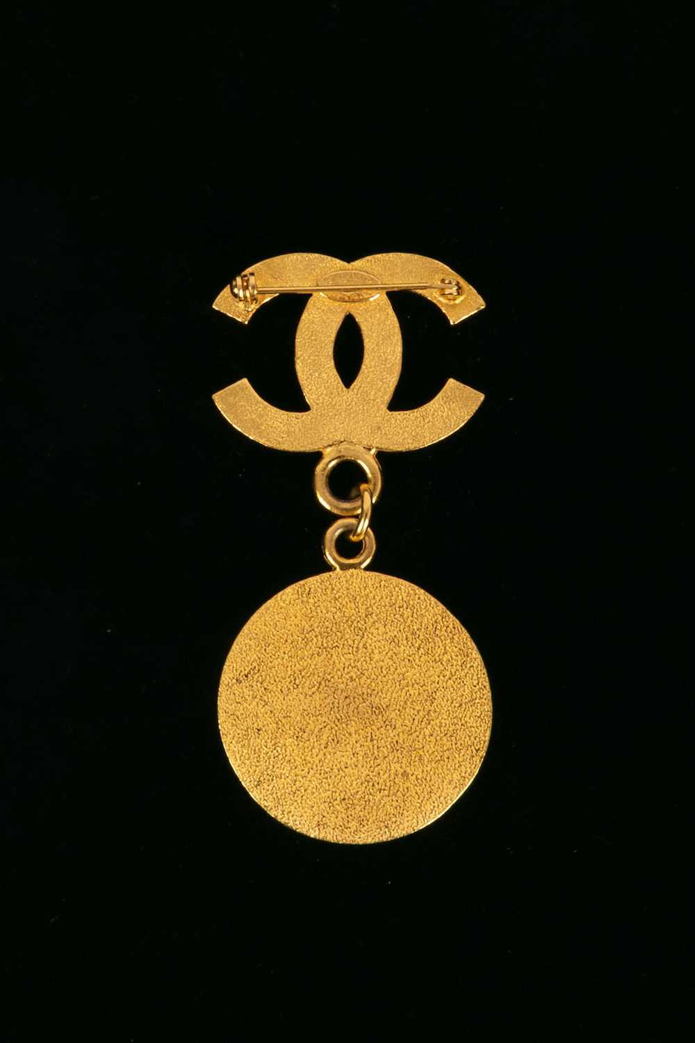 Chanel 1995 gold brooch - image 5